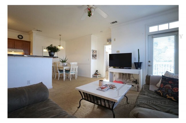 Foto del edificio - 45 Sycamore Ave 1837- West Ashley