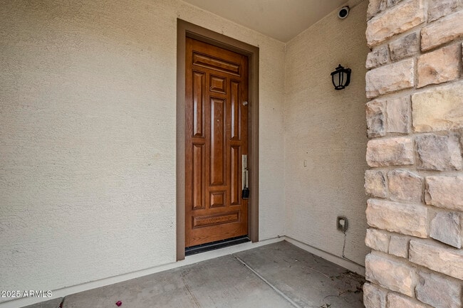 Building Photo - 2744 E Donato Dr