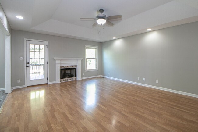 Building Photo - 2202 Kim Dr
