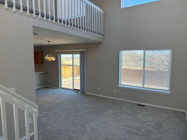 Foto del edificio - Beautifully refreshed 3-bed, 2.5-bath home in the heart of Highlands Ranch