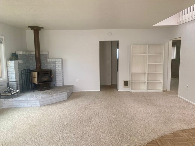 Building Photo - Charming 2 Bdrm, 2 Bath Home in Long Beach, WA