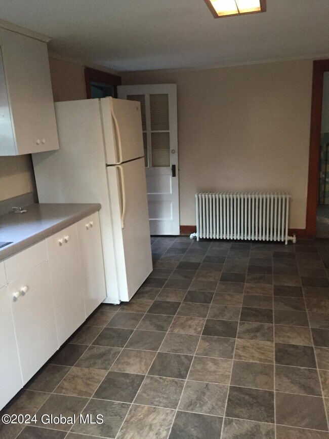 Building Photo - 147 Anthony Rd