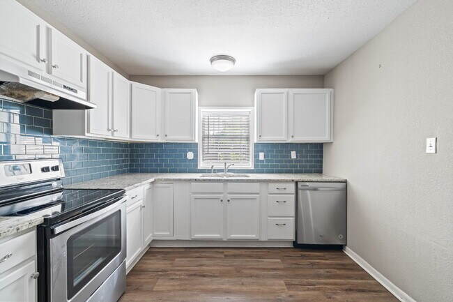 Foto del edificio - Two Bedroom Apartment in Tech Terrace