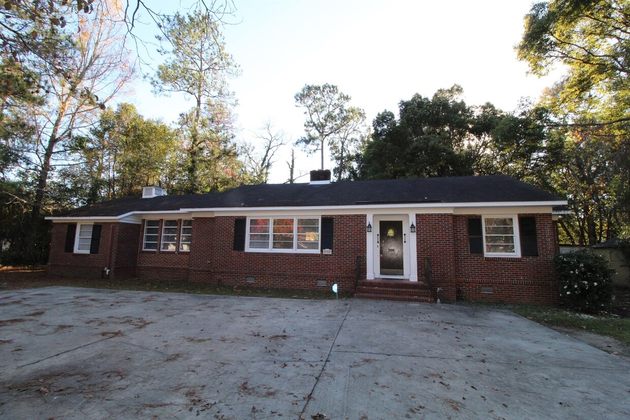320 E Grady St, Statesboro, GA 30458 House Rental in Statesboro, GA
