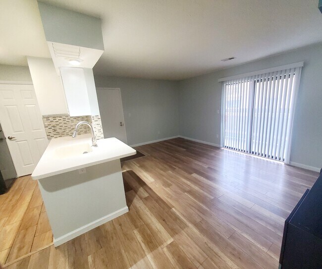 Family Room - 2275 Hedgerow Rd