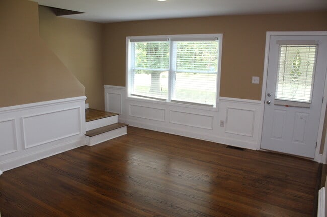 Building Photo - 2124 Ronnie Ave