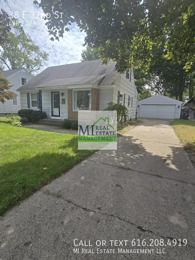 Building Photo - 38 E 32nd St