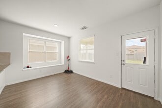 Building Photo - 24959 Lorenzo Glaze Trail