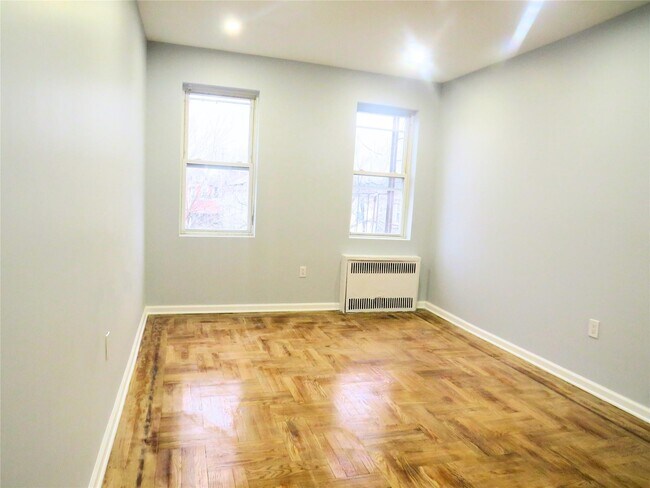 Foto del edificio - 387 E 54th St