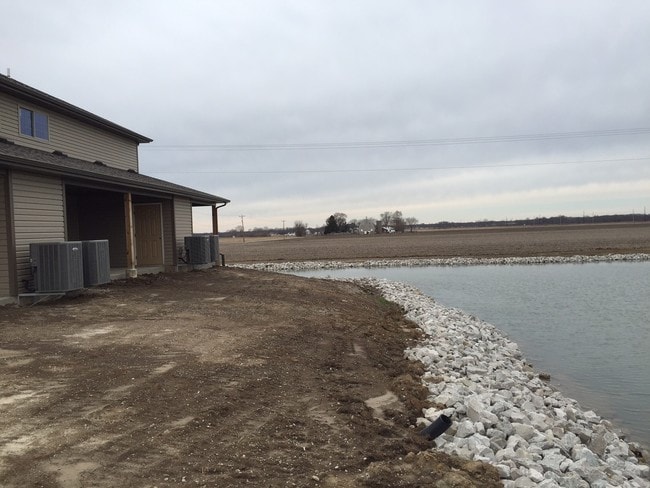 Building Photo - 10527 Ellis Rd