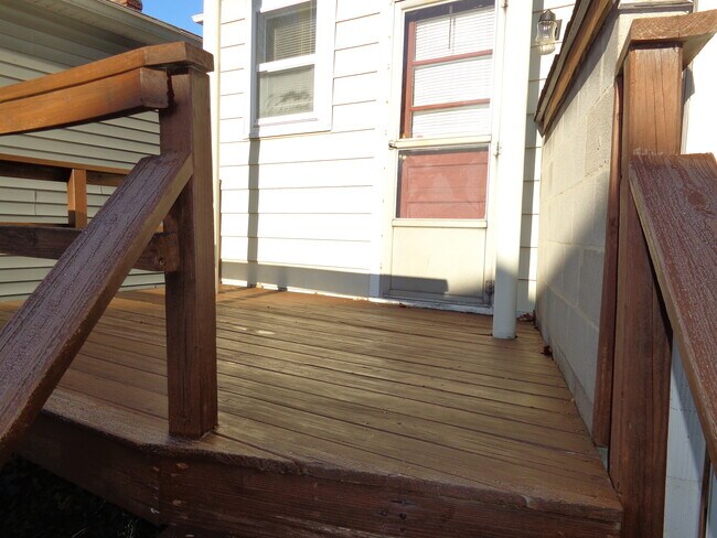 Building Photo - 1612 Ellwood Ave