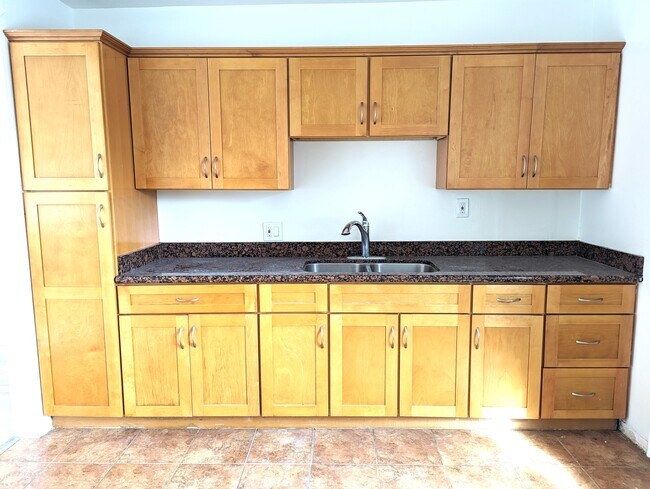 Foto del edificio - 4427 W 154th St