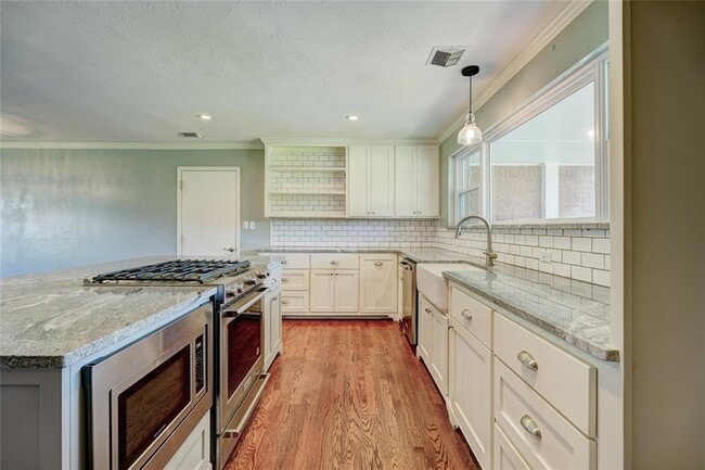 Building Photo - 2756 NW Grand Blvd