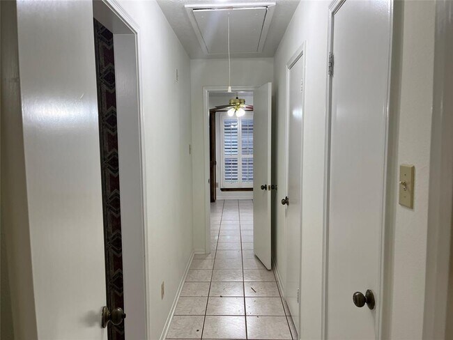 Building Photo - 4059 Evening Trail Dr