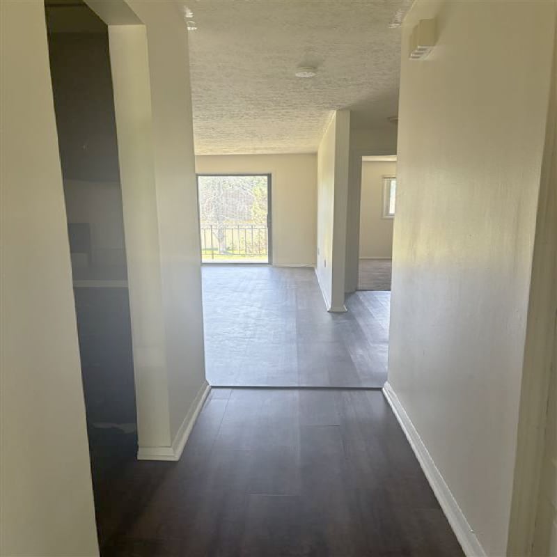 Primary Photo - 2000 Country Club Apartment