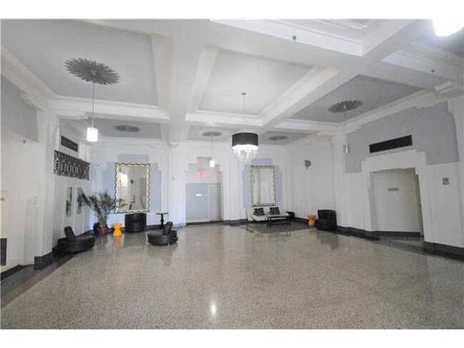 Building Photo - 700 Euclid Ave