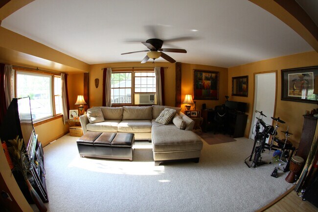 Foto del edificio - 309 Cedar Ln