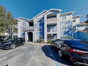 Building Photo - 5800 Lake Pointe Village Cir