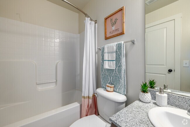 4 habitaciones, 4,5 baños - 213 m² - Baño - Highbranch Gainesville