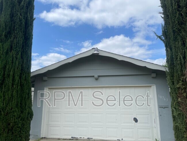 Foto del edificio - 10763 Oakton Way