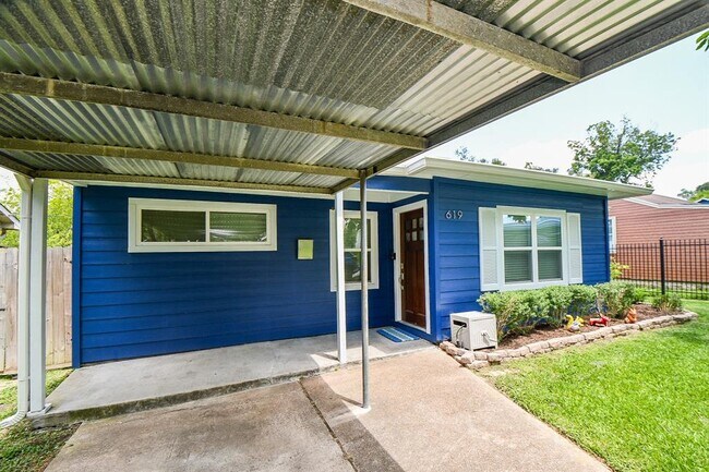 Foto del edificio - 619 Coral St