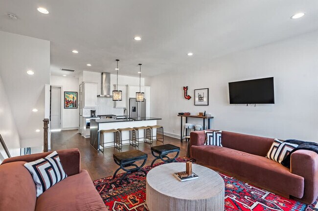 Foto del edificio - 2702 Delaware Ave