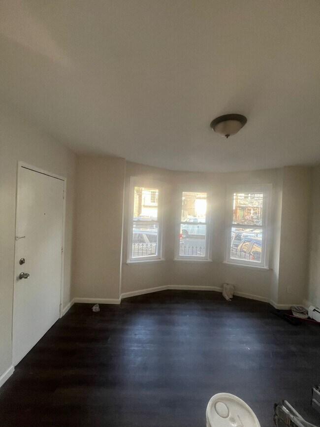 Building Photo - 84 Highland Ave