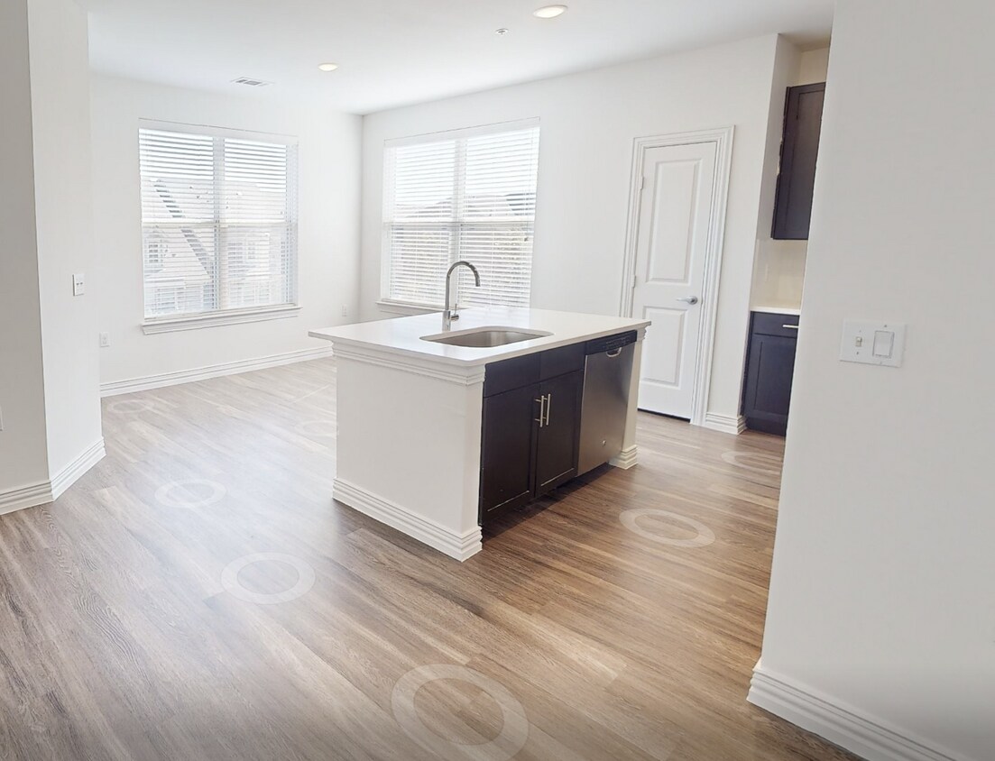 Photo - Bell Gateway Village Apartments