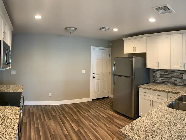 Foto del edificio - 521 N 63rd Ln