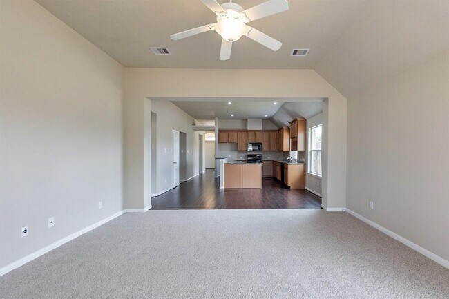 Foto del edificio - 527 Heatherton Hill Dr