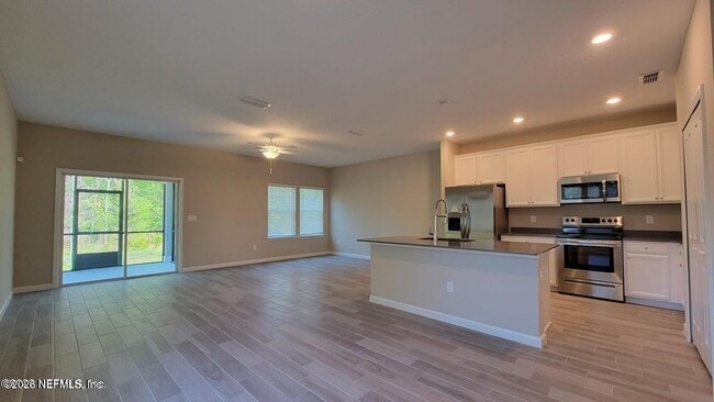 Foto del edificio - 12872 Josslyn Ln