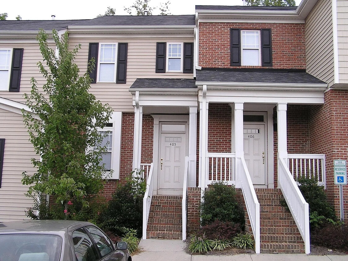Room in Townhome on Windermere Dr - Room in Townhome on Windermere Dr