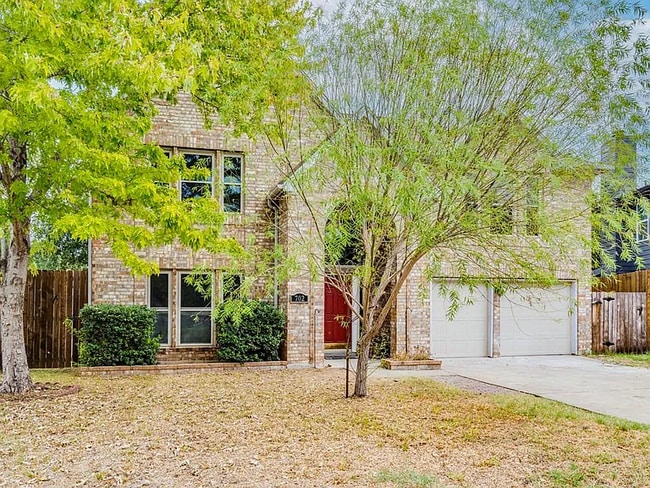 Building Photo - 702 Riverlawn Dr