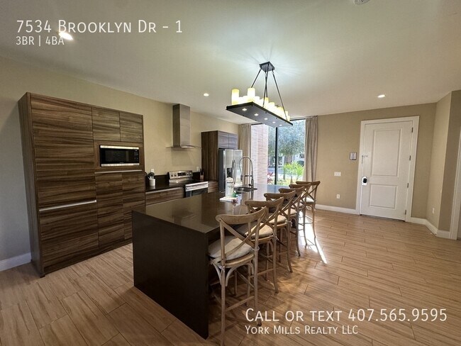 Foto del edificio - 7534 Brooklyn Dr