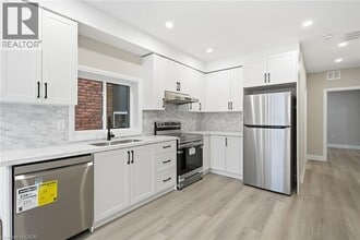 Building Photo - 489 Cannon St E