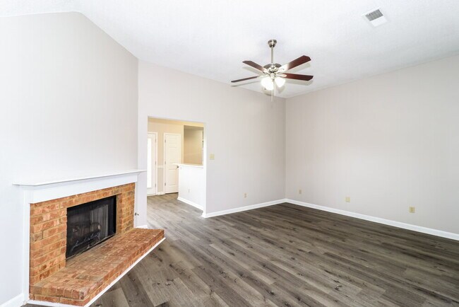 Building Photo - 8399 Bridge Creek Dr