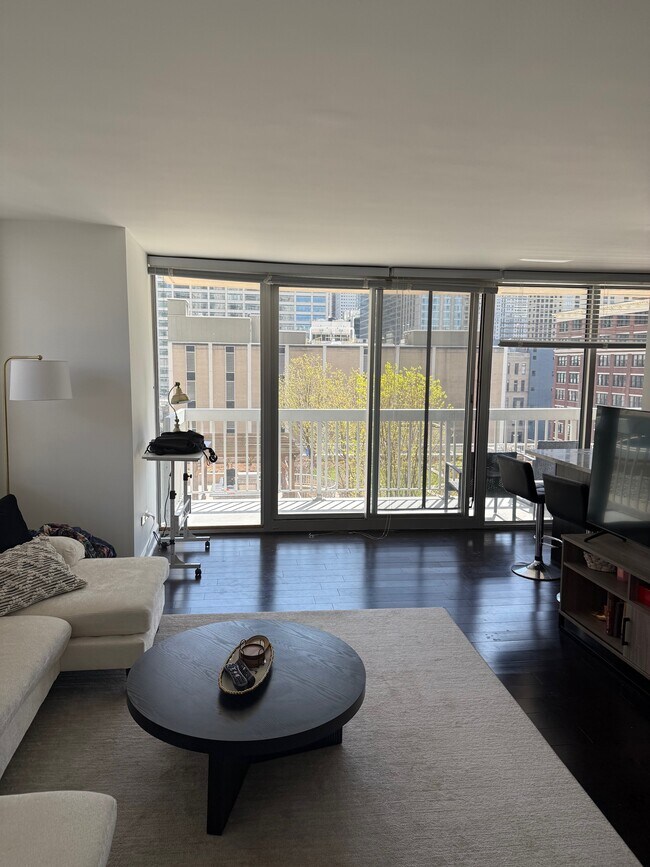Foto del edificio - 545 N Dearborn St