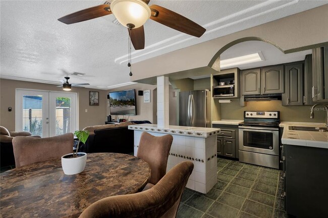 Building Photo - 604 Starke Lake Cir