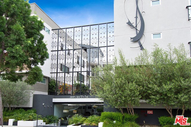 Foto del edificio - 9955 Durant Dr