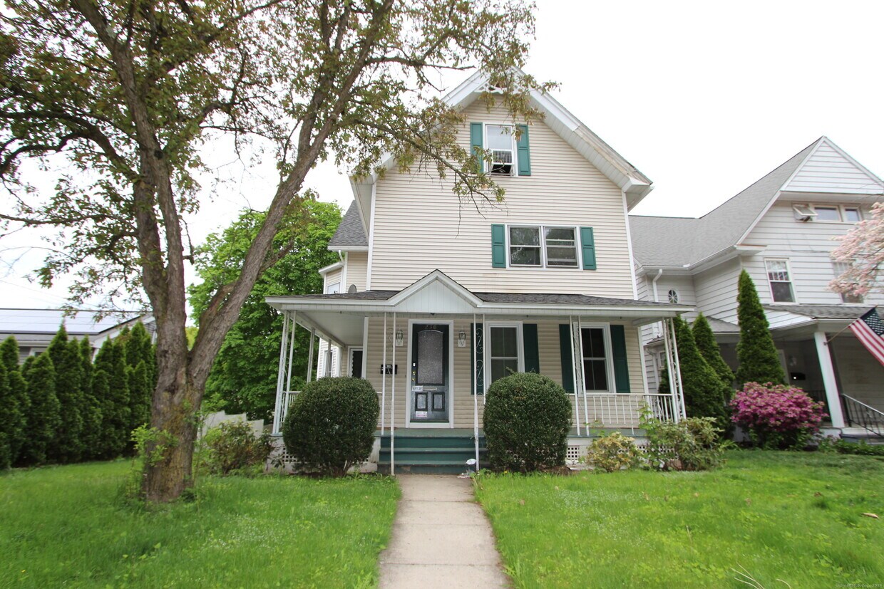 Primary Photo - 230 N Main St