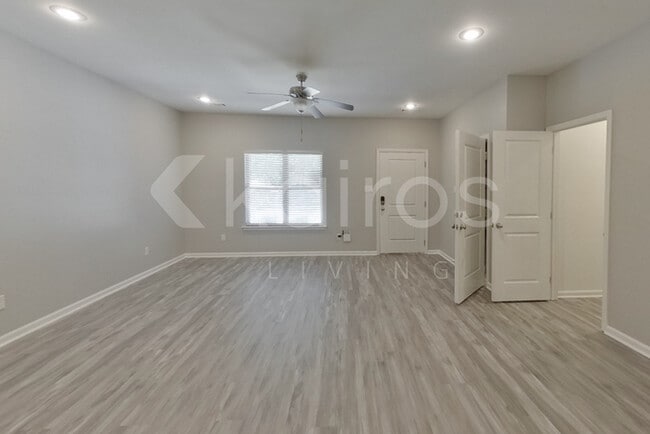 Building Photo - 1708 Wilson Road Unit A