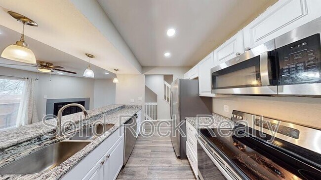 Building Photo - 2331 Lexington Village Ln