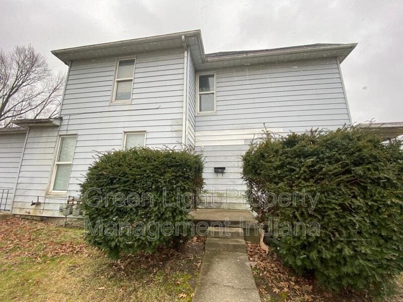 604 Hendricks St Unit 3, Anderson, IN 46016 Condo for Rent in