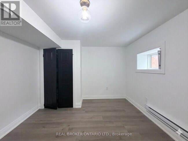 Photo du bâtiment - 184 Ottawa St S