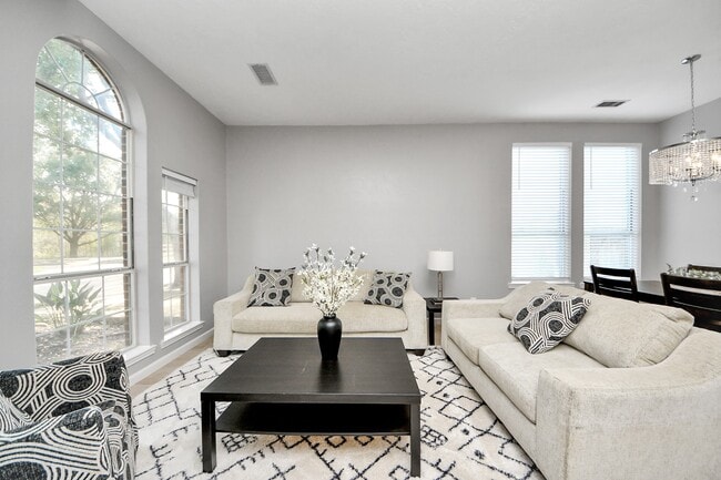 Foto del edificio - 20922 Whitevine Way