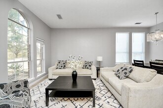 Building Photo - 20922 Whitevine Way