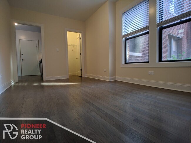 Foto del edificio - 2648 N Spaulding Ave
