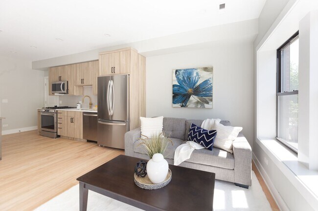 Foto del edificio - 2457 W Logan Blvd