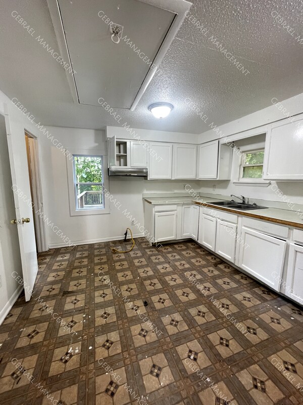 Foto del edificio - 2941 Mackin Rd