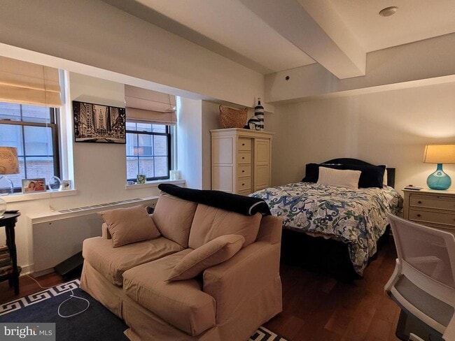 Building Photo - 219 S 18th St